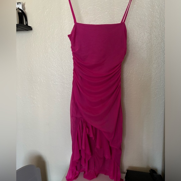 Y2K ruffle strap maxi dress in color Fuschia. Size M - Picture 5 of 7